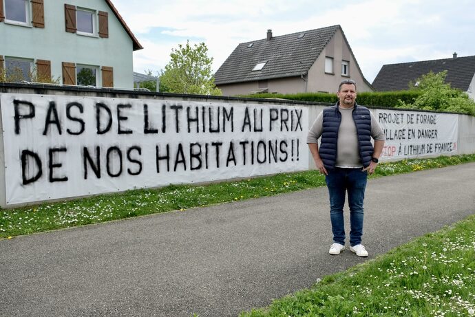 Frédéric Perrin habite le quartier des Étangs qui jouxte la friche de l'ancienne scierie Maechler de Soufflenheim, où souhaite forer Lithium de France.